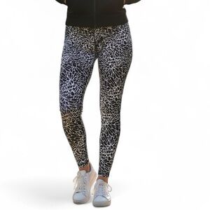 Onzie womens Black White Patterned Leggings M/L